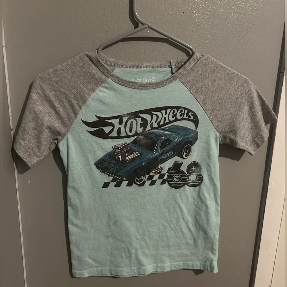 hot wheels 🏎️ tee. very cute no stains.